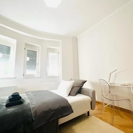 Viktoria Rezidencia Holiday home *