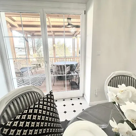 Viktoria Rezidencia Holiday home *