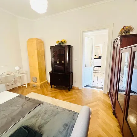 Viktoria Rezidencia Holiday home *